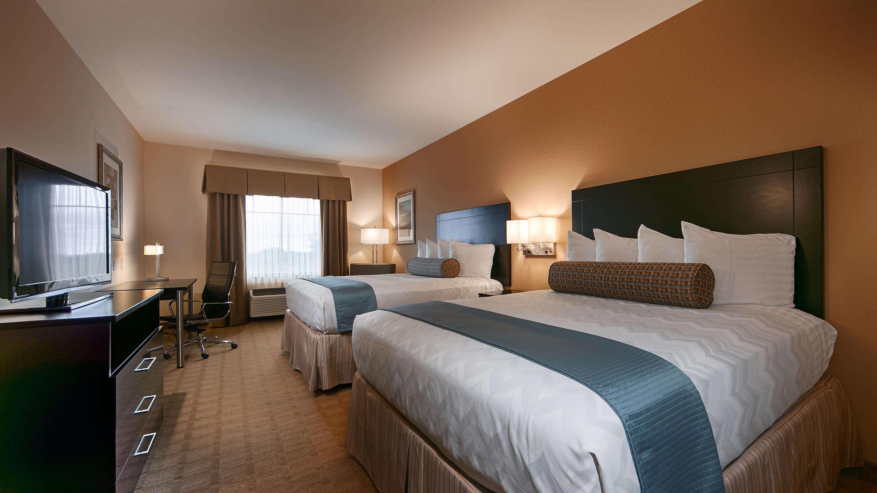 Western Inn&suites Lytle