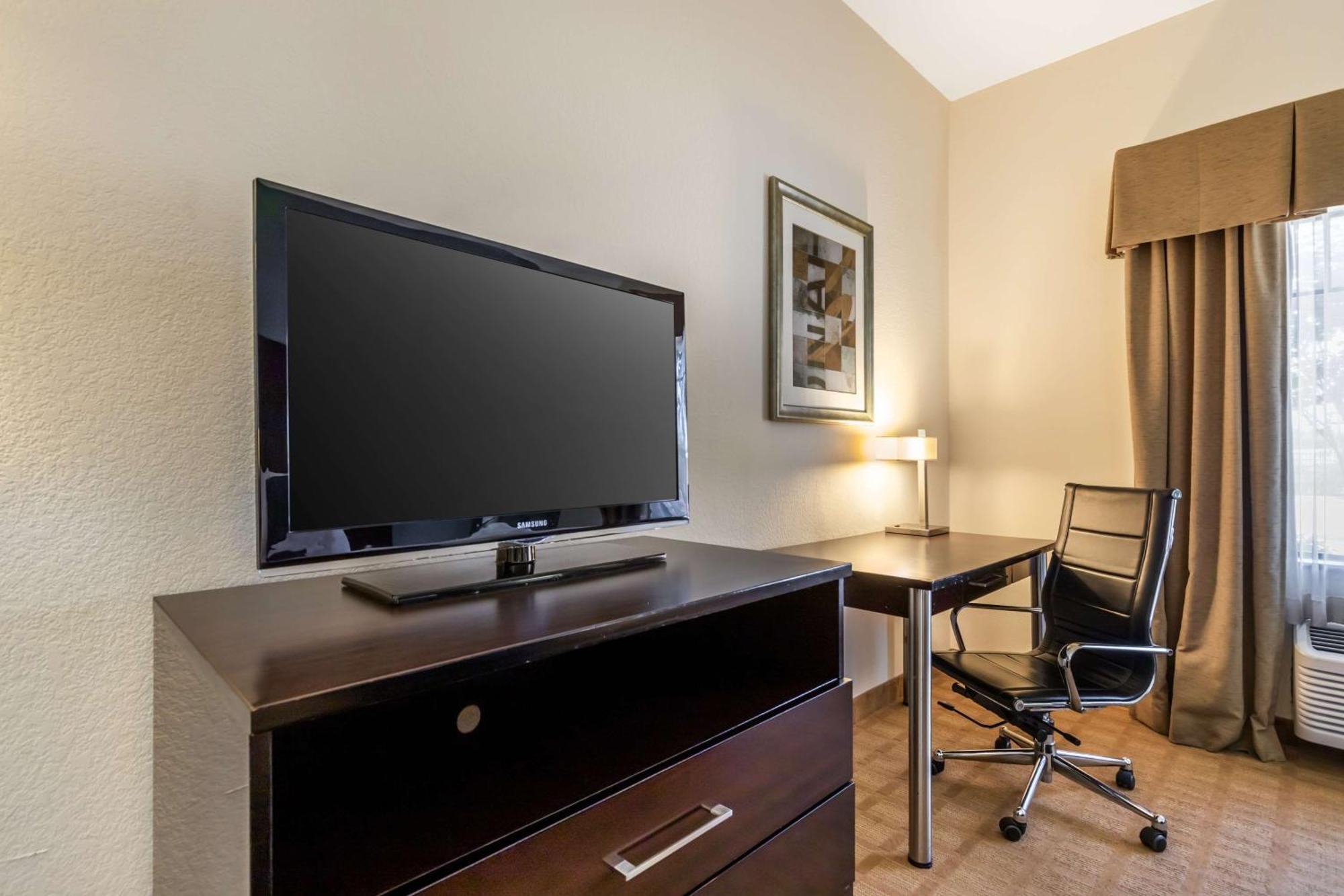 Western Inn&suites Hotel Lytle