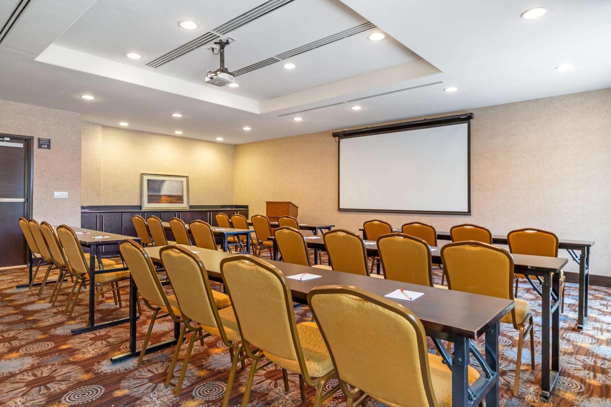 Hotel Western Inn&suites Lytle